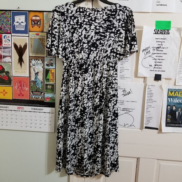 Liz Lange Maternity For Target dress Small abstract draped cowl neck flutter - Picture 2 of 12